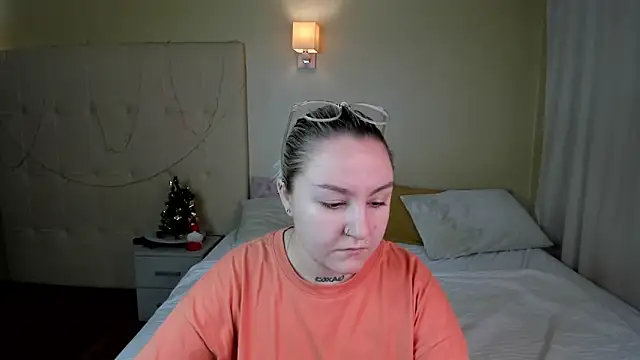 Snapshot of Debbie_Taylor chatting on December 24, 2024, 3:16 pm Debbie Taylor online show from December 24, 2024, 3:16 pm