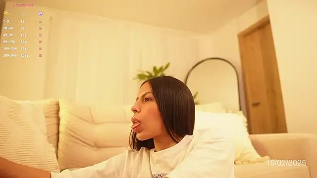 Snapshot of veronica_mendez1 chatting on February 19, 2025, 11:17 am veronica mendez1 online show from February 19, 2025, 11:17 am