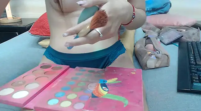 nahomibecker online show from February 4, 2025, 1:13 am