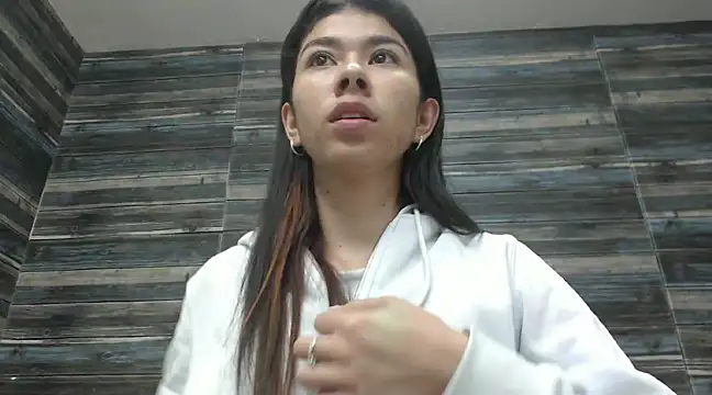 nahomibecker online show from February 10, 2025, 12:08 pm