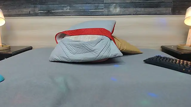 nahomibecker online show from March 3, 2025, 5:39 pm