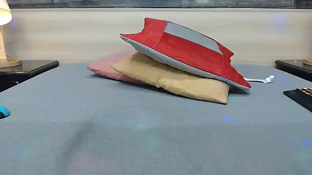 nahomibecker online show from March 4, 2025, 5:45 pm