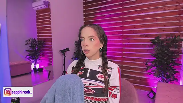 Sapphire Venuss online show from November 28, 2025, 1:19 am