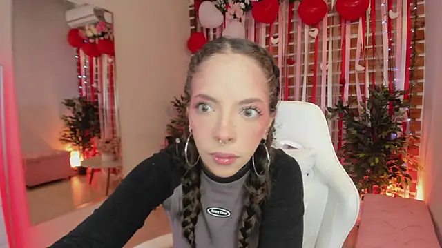 Sapphire Venuss online show from February 14, 2026, 1:46 am