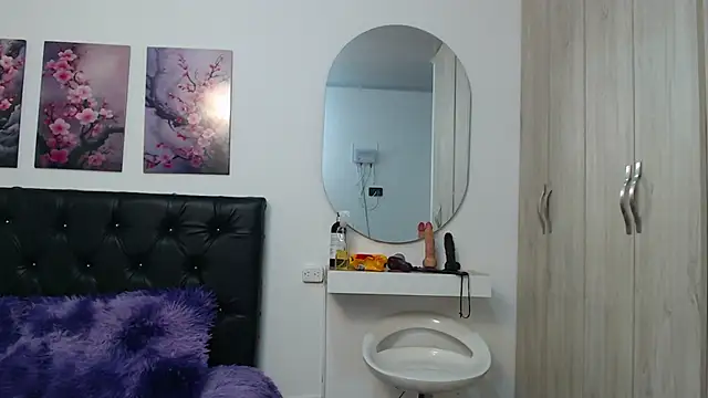 lily f00x online show from November 13, 2025, 4:50 pm