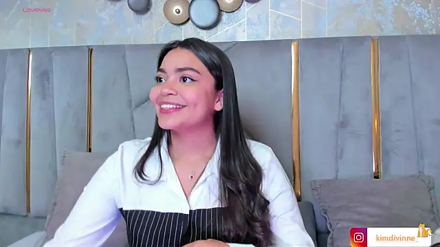 KimDevinne online show from September 13, 2025, 3:06 am