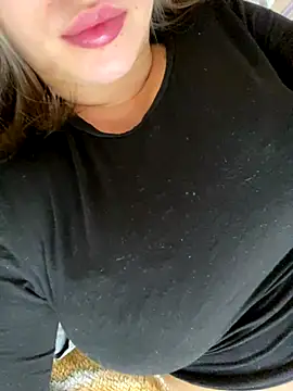 69Laura696 online show from December 2, 2024, 9:35 am