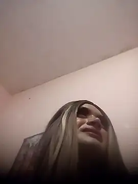 yovana13 online show from October 25, 2025, 10:01 am