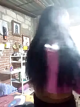 yovana13 online show from November 25, 2025, 6:24 am