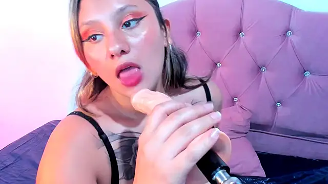 Mila nixon02 online show from January 31, 2025, 4:06 pm