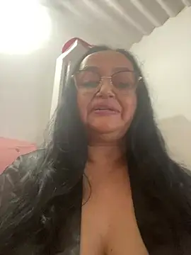 Gia Nahomi online show from January 8, 2025, 7:45 am