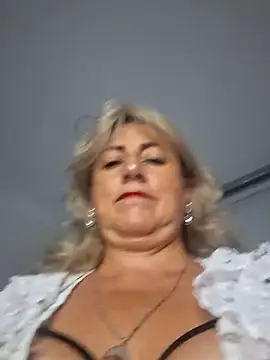 Snapshot of almaluna7 chatting on February 22, 2026, 12:01 am almaluna7 online show from February 22, 2026, 12:01 am