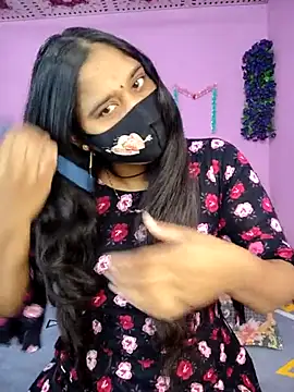 Hot Maleka online show from November 25, 2025, 1:27 am