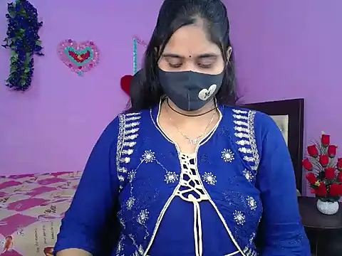 Hot Maleka online show from March 10, 2026, 4:34 pm