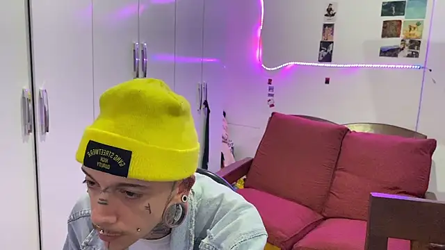 Seebohm1111 online show from November 2, 2025, 2:03 am