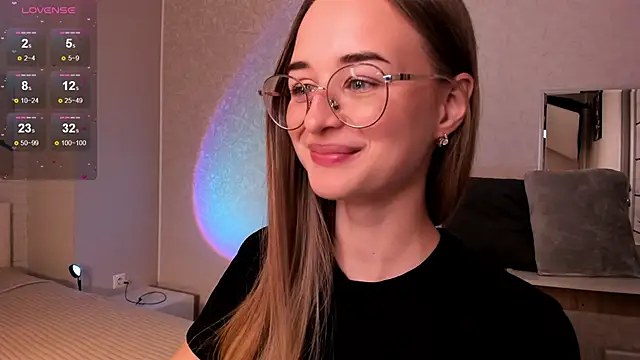 Tiffanyhunt online show from October 28, 2025, 1:14 pm