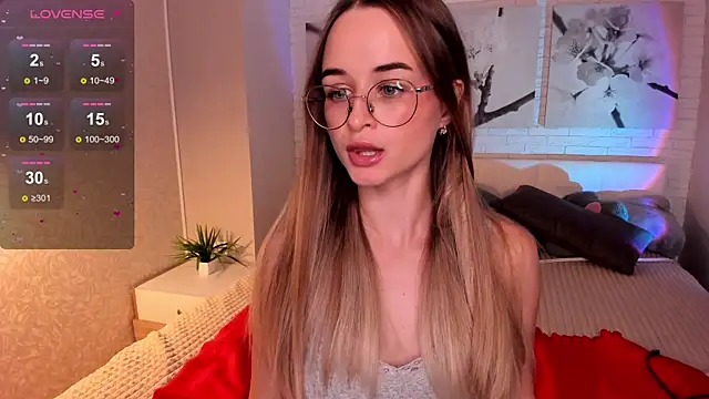 Tiffanyhunt online show from November 7, 2025, 1:44 pm