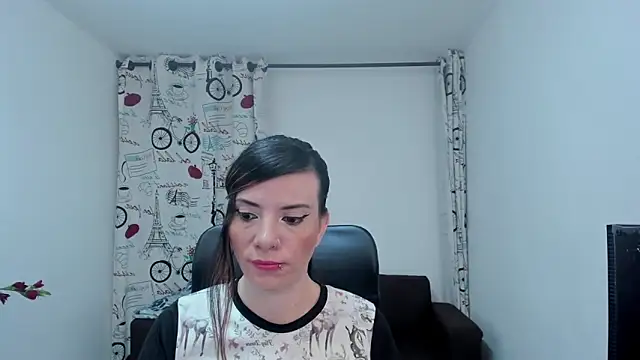 DanaaRey online show from October 27, 2025, 3:27 pm