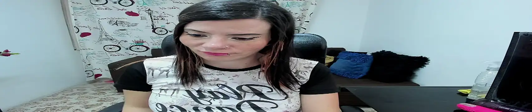 DanaaRey online show from November 6, 2025, 4:41 pm