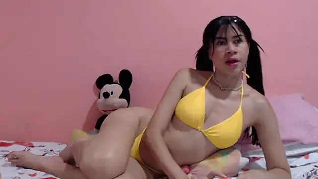 Vicky Love  online show from November 8, 2025, 1:44 pm