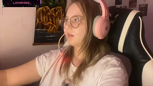 JacyWinslat online show from October 2, 2025, 3:41 pm