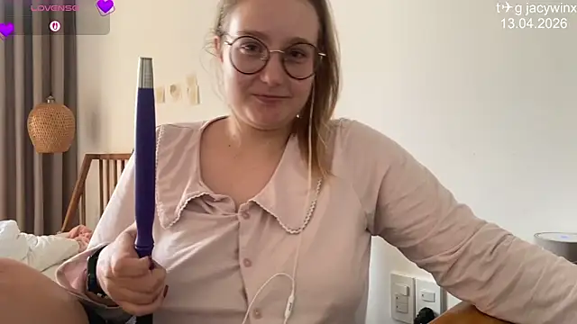 JacyWinslat online show from April 13, 2026, 10:10 am