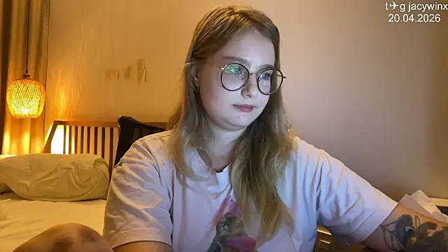 JacyWinslat online show from April 20, 2026, 12:08 pm