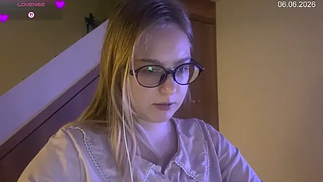 JacyWinslat online show from June 6, 2026, 3:28 pm