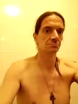 Snapshot of Sunking13cm chatting on September 8, 2025, 9:14 pm Sunking13cm online show from September 8, 2025, 9:14 pm