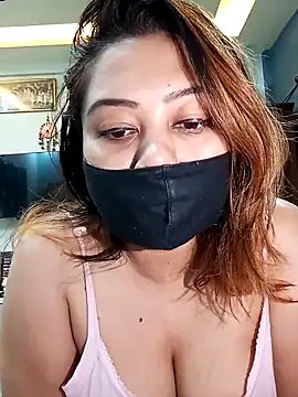 Cute-mona online show from February 3, 2026, 10:42 am