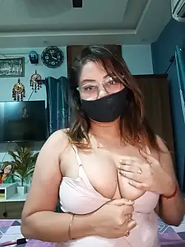 Snapshot of Cute-mona chatting on July 13, 2026, 10:29 am Cute-mona online show from July 13, 2026, 10:29 am
