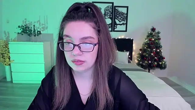 DaniellaLovely online show from December 11, 2024, 11:08 am