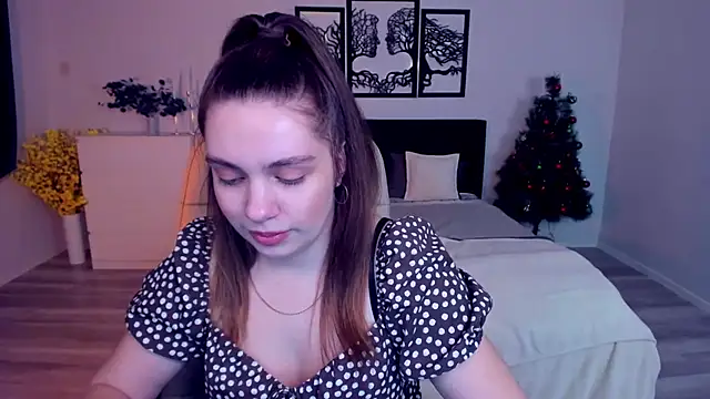 DaniellaLovely online show from January 14, 2025, 2:00 pm