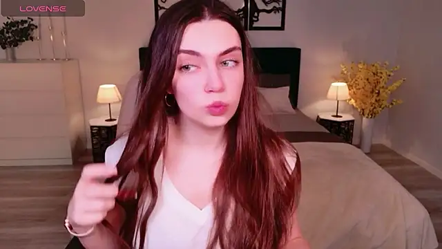 DaniellaLovely online show from December 15, 2025, 10:41 am