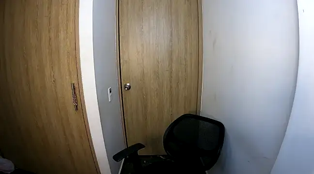 Snapshot of hot_quenn chatting on December 28, 2024, 12:47 am hot quenn online show from December 28, 2024, 12:47 am