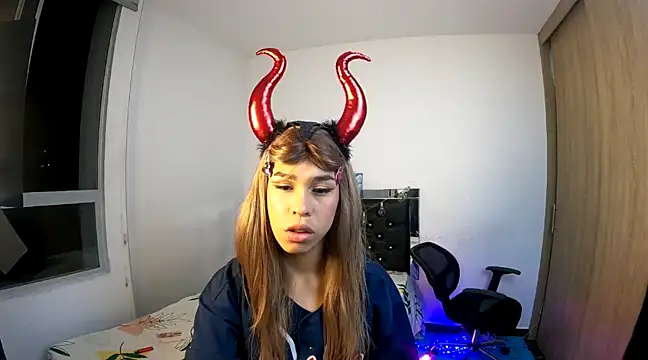 Snapshot of hot_quenn chatting on February 21, 2025, 5:56 am hot quenn online show from February 21, 2025, 5:56 am