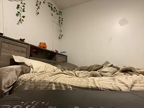 Kittyymaze1 online show from September 29, 2025, 11:48 am