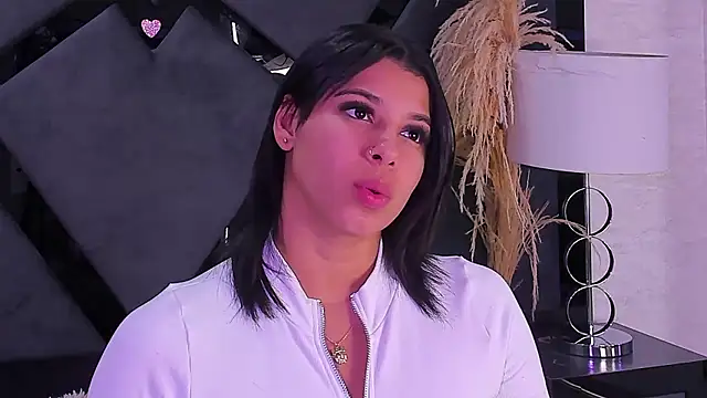 TiaraRosse online show from January 11, 2026, 5:12 am