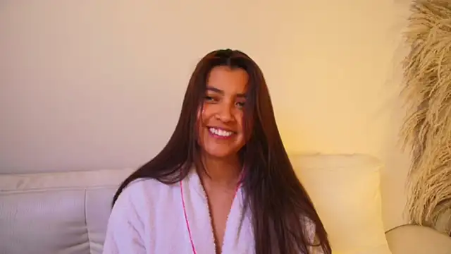 Rebeca Williams  online show from February 13, 2025, 3:18 am