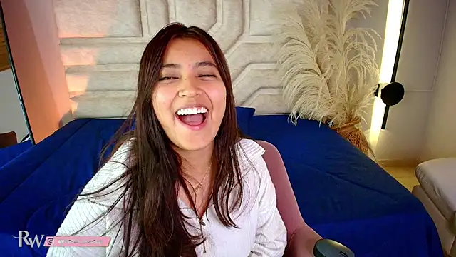 Rebeca Williams  online show from March 21, 2025, 4:39 am