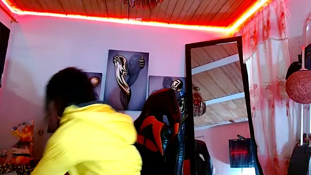 Snapshot of Maidi_ chatting on September 12, 2025, 1:55 pm Maidi online show from September 12, 2025, 1:55 pm