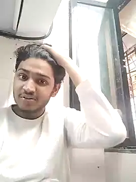 Snapshot of heartless__95 chatting on February 6, 2025, 6:29 am heartless 95 online show from February 6, 2025, 6:29 am