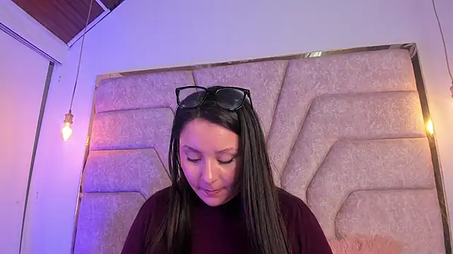 EmaJames25 online show from July 23, 2026, 7:12 pm