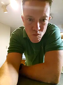 Bigtater1999 online show from November 20, 2025, 10:31 pm