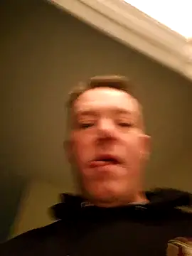 Bigtater1999 online show from November 30, 2025, 2:32 pm