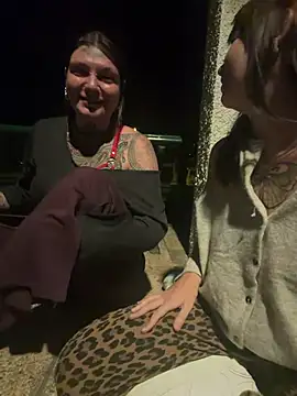 Snapshot of lizzardqueeen chatting on April 21, 2026, 2:51 am lizzardqueeen online show from April 21, 2026, 2:51 am