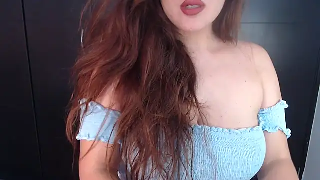 Snapshot of AdharaLujan chatting on January 1, 2025, 9:31 pm AdharaLujan online show from January 1, 2025, 9:31 pm