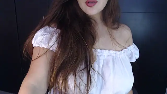 Snapshot of AdharaLujan chatting on February 13, 2025, 4:50 pm AdharaLujan online show from February 13, 2025, 4:50 pm