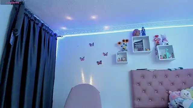 Snapshot of Soffy-brooks chatting on May 18, 2026, 1:35 am Soffy-brooks online show from May 18, 2026, 1:35 am