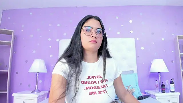 scarlette 15  online show from February 4, 2026, 3:12 am